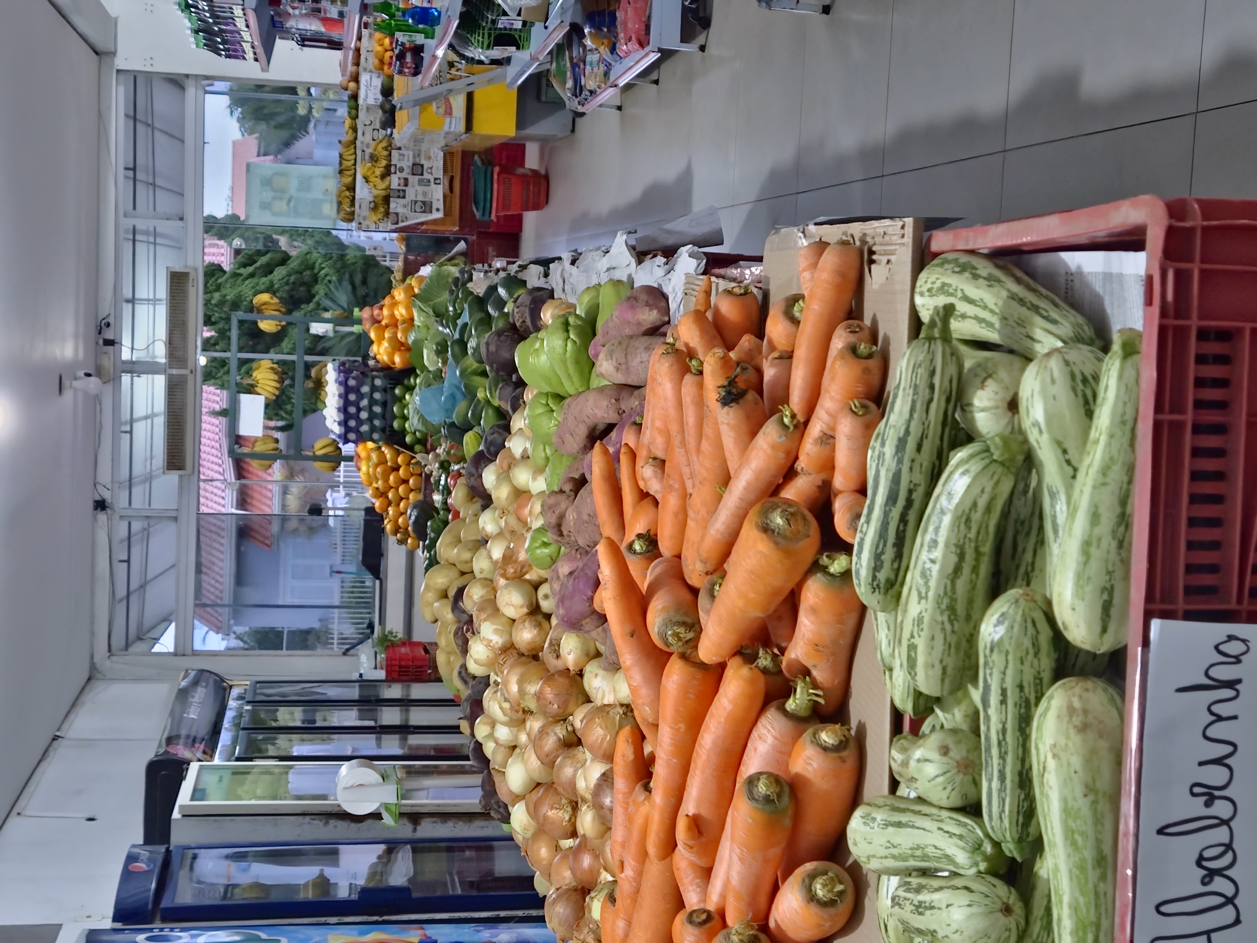 Banca de legumes e verduras do Mercado e Sacolão Torres