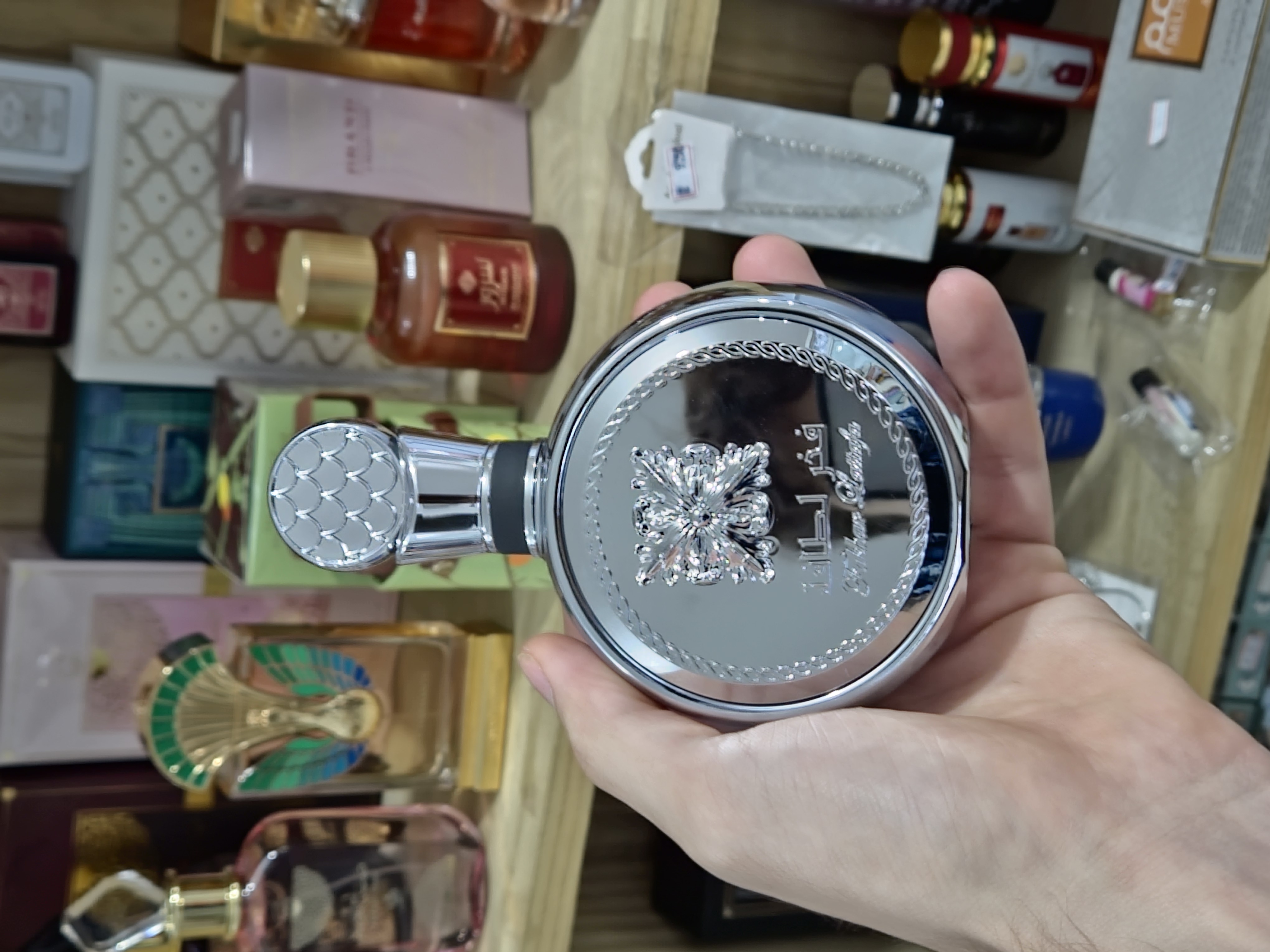Perfume árabe apresentado no Mercado e Sacolão Torres